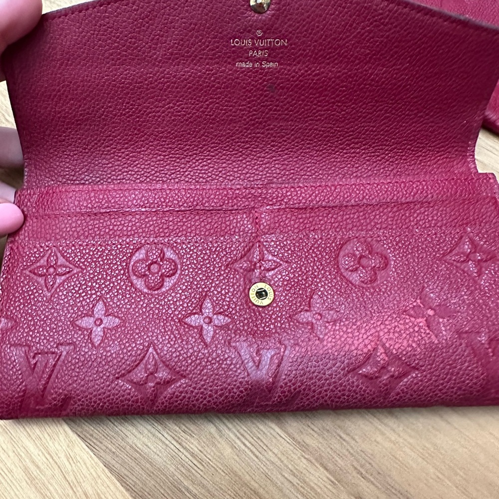 Louis Vuitton Red Sarah Wallet with Iconic Monogram Design - Includes Pouch - Picture 6 of 9